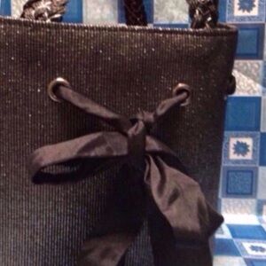 👛 ★❦꒒ik୧⌵♡⌵N୧w❦★ AUCTION PRICE Beautiful Silver & Black Tote